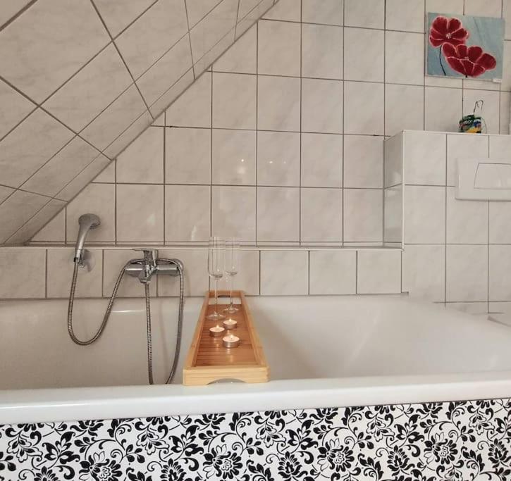 Ruhiges Exzellenz-Appartement Diana Im Elb-Urstromtal - Fast Wlan, Good For Long-Terms Bleckede Dış mekan fotoğraf